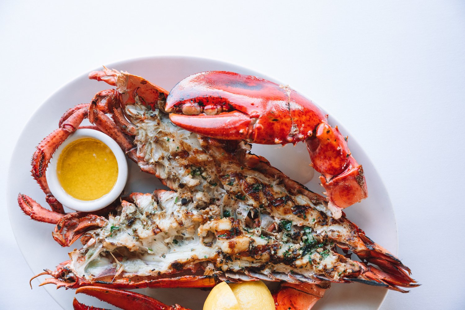 a-few-tips-on-how-to-eat-a-whole-maine-lobster