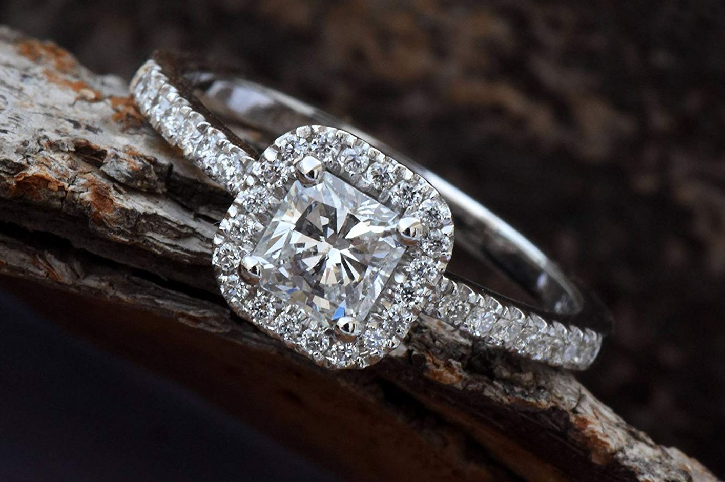 Where Can I Sell my Diamond Ring for Most Money? - Vermont Republic